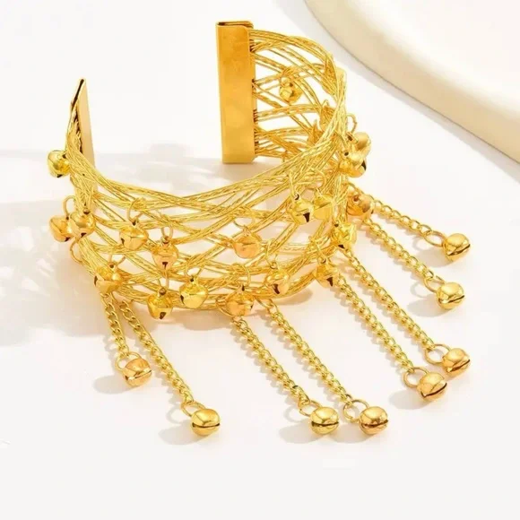 Chic Gold Mesh Bracelet with Dangling Beads - Picture 5 of 9